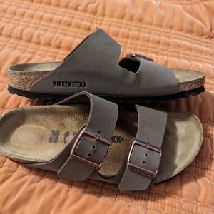Ladies Arizona Brown Birkenstock Size 7